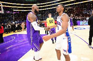 詹姆斯该如何融入76人进攻体系？他们在防守端能打出什么水准？